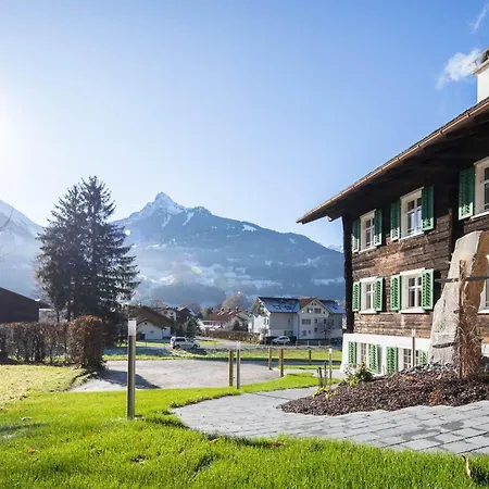 Christians Muntafuner Hus Farm stay *