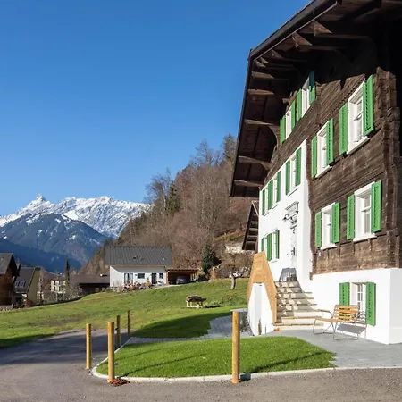 Κατάλυμα σε φάρμα Christians Muntafuner Hus *